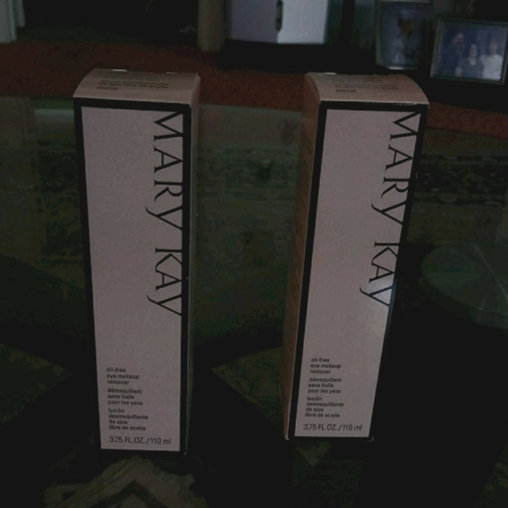 Oil free makeup remover